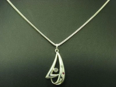 Collana In Argento Sterling 925 Con Pendente In Zaffiro, Rubino E Vetro 50,1Cm - Immagine 1 di 3