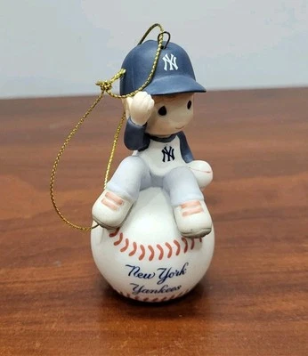 NEW YORK YANKEES   Precious Moments 2010  Ornament  NO BOX  # 101065  MLPA - Image 1 of 4