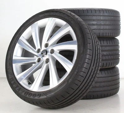 Skoda Octavia IV NX Sommerräder Felgen 18 Zoll Alufelgen silber 5E3601025AG - Bild 1 von 4