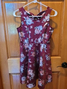 Girl's 2 ๐ Hip size 12 Burgundy Metallic Floral Sleeveless Bow Back Party Dress - Picture 1 of 5