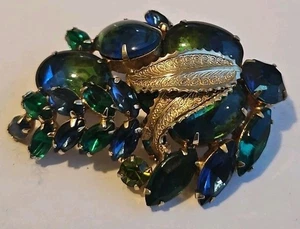 De colección. Broche heliotropo verde y azul remolinado pedrería blanco firmado con hojas  - Imagen 1 de 7