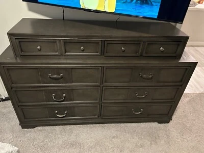 特大号卧室家具套装 — 第 1/3 张图片