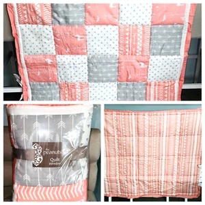 New THE PEANUTSHELL BABY QUILT 37" x 44" PEACH ANIMALS CRIB BLANKET Unisex - Picture 1 of 7