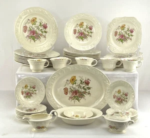 Homer Laughlin Eggshell Theme with the Floral Center Forty Six (46 )Piece Set - Picture 1 of 23