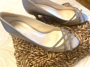 Caparros Dazzling Open Toe Metallic Dressy Shoes-Size 7 1/2B- Pre-owned - Picture 1 of 5