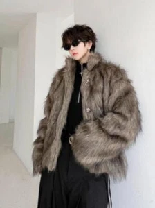 Cappotto corto soprabito uomo giovane 2023 moda pelliccia sintetica popper spesso  - Foto 1 di 11