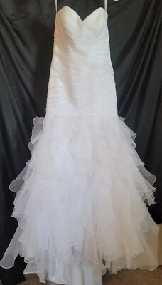 Davids Bridal WG3832 Gown Organza Mermaid Wedding Dress White Size 10  - Image 1 of 4