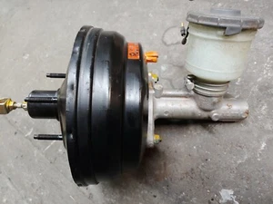 2001 Acura NSX brake booster and master cylinder - Picture 1 of 4