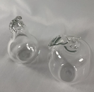 Juego de 2 pisapapeles de vidrio transparente soplado a mano de manzana y pera Foto 1 de 3
