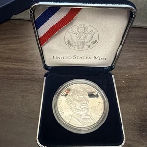 2009-P Abraham Lincoln Commemorative Silver Dollar Proof w/ COA & Box  - Picture 1 of 8