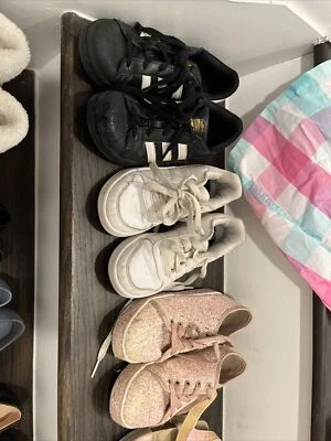 Niños Niñas Vestidos Niñas 4-6 Y 2 Botas Ugg 4 Pares De Melissa’s 2 Adidas Sho Foto 1 de 4