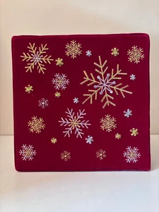 Hübsche Geschenkbox rote Schneeflocken beige braun lila Band - Bild 1 von 4