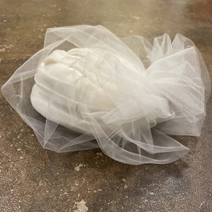 50's Fedoria Women Ivory Pill Box Hat Veil Mother Of Bride Church Classic Fascin - Picture 1 of 7