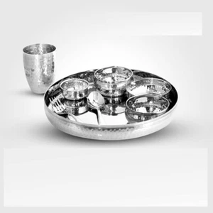 Set da Pranzo Martellato in Acciaio Inox di 1 Thali, 2 Ciotole, 1 Halwa Katori, 1 Chutney - Foto 1 di 1