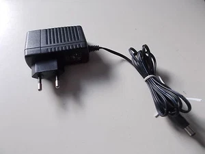 Adaptador de CA Intertek JFO - 15WR -09010100VV, 9 V - Imagen 1 de 3