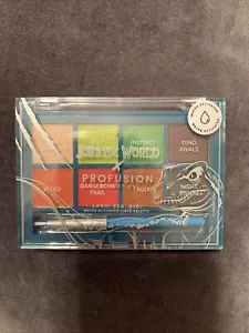 Jurassic World X Profusione Terra, Mare, Aria Acqua Activata Liner Palette - Foto 1 di 2