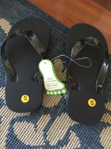 Children's Small Black Craft Flip Flops NWT - Picture 1 of 5