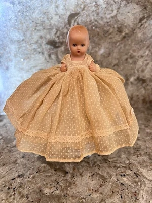 "Muñeca bebé de plástico duro libro de cuentos Nancy Ann antigua vintage de 3,5""" Foto 1 de 4