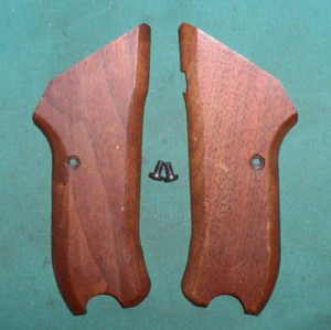 Stoeger Luger .22 Semi-Auto Pistol ORIGINAL WOODEN GRIPS & SCREWS TJ5832 - Picture 1 of 6