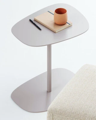 NEW Hightower Industrial Modern HT6576 Ruby Organic Shape Side Metal Table White - Image 1 of 3