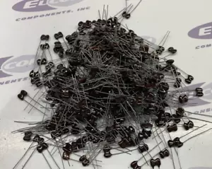 Condensador de mica sumergido plateado Cornell Dubilier CD15ED500JO3 50pF 500V 5 % 50 un. - Imagen 1 de 3
