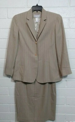Women's Petite LIZ CLAIBORNE COLLECTION SUIT SKIRT & BLAZER Size 8P Lined Beige - Image 1 of 4