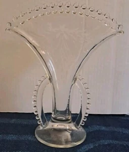 Vaso vintage vetro imperiale inciso ventilatore perline manici e cerchio - Foto 1 di 7