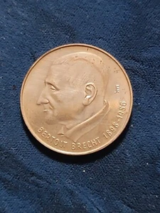 GERMANY DDR 1968 MEDAL BERTOLT BRECHT 27mm (SM.#00036) - Picture 1 of 2