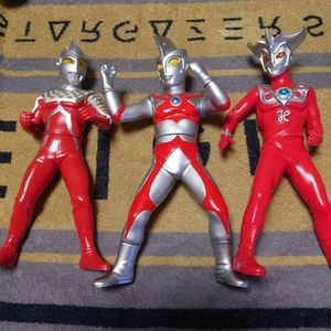 Ultraman Big Size Soft Vinyl 2008 Leo Seven Ace Taro Used - Picture 1 of 17