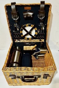English Style Deluxe Willow Wicker Picnic Basket - Picture 1 of 11
