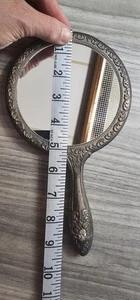 Espejo de mano vintage tocador redondo plato de plata pesado floral pergamino ornamentado 9" - Imagen 1 de 10