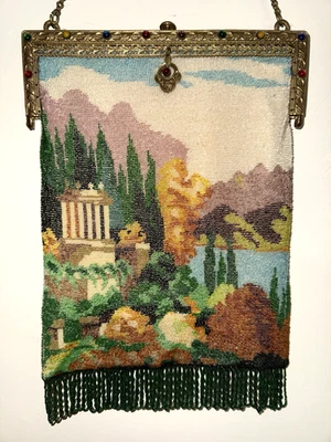 Bolsa grande cênica antiga com microcontas com moldura de joias - Imagem 1 de 4