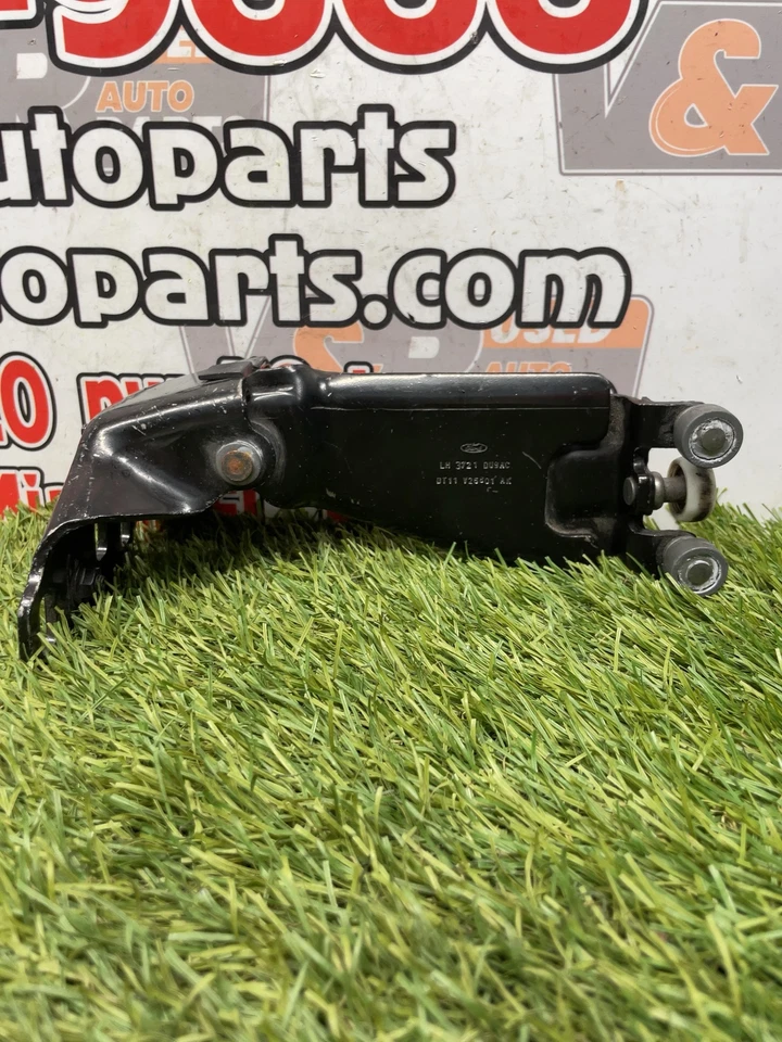 ✅ 2023 FORD TRANSIT CONNECT REAR DOOR HINGE LH PN:DT11 V26801 AK OEM - Image 1 of 4