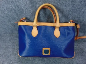 Borsa a tracolla Dooney & Bourke blu navy pelle saffiano Kimberly - Foto 1 di 15