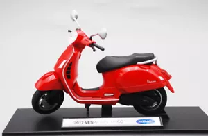 Welly 1:18 Vespa 2017 GTS 125CC MOTORCYCLE BIKE DIECAST MODEL TOY NEW IN BOX - Picture 1 of 3
