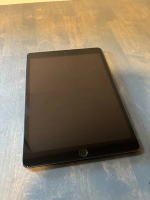 Apple iPad 7 (7th Gen) 32GB Space Gray WiFi 10.2" - USED, Great Condition - Image 1 of 3