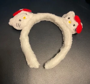 Plushy Hello Kitty headband - Picture 1 of 3
