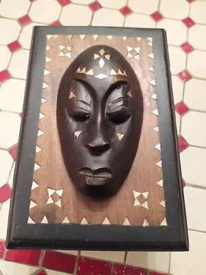 Coffret Bois Ancien Incrusté De Nacre Afrique  - Photo 1/4