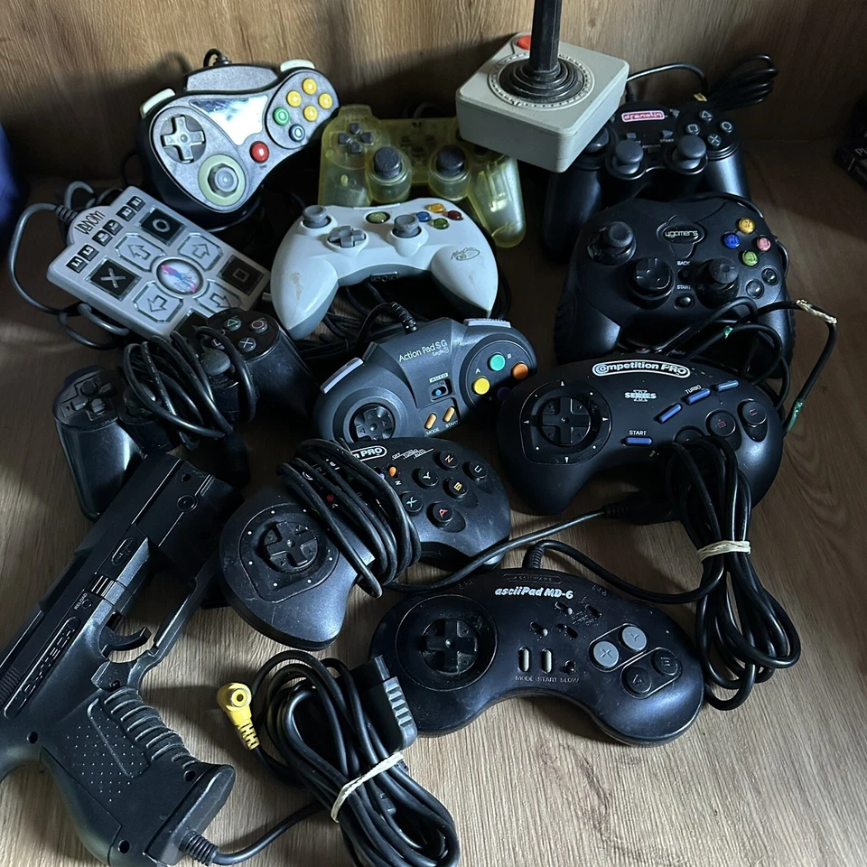 13 X Joblot Of Untested Spares Controller Pads N64  PS2 PS1 XBOX & More - Image 1 of 4