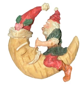 Vintage Volkskunst Weihnachtsmann Elfe auf Mondsichel Weihnachtsschmuck Harz Figur - Bild 1 von 5