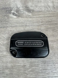 Cubierta de tapa de cilindro maestro de freno delantero derecho Harley 08-24 Touring OEM - Imagen 1 de 3