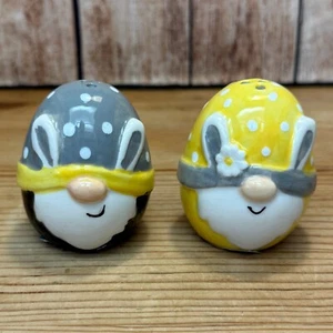 Vintage Giftcraft Ceramic Easter Gnomes Salt and Pepper Shaker Set 3" Tall - Picture 1 of 8