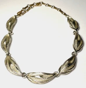 Collana girocollo vintage CORO elegante drappeggiato nastro tono oro 17" firmata SPEDIZIONE GRATUITA - Foto 1 di 12