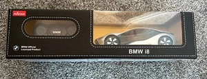 BMW i8 Radio 1:24 Controlled Car - Picture 1 of 5