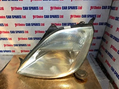 FORD FIESTA HATCHBACK 5 PUERTAS MK6 BE256 2003 LADO DEL PASAJERO LUZ HALÓGENA LÁMPARA Foto 1 de 4