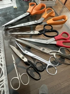 Lot Of 8 Fiskars Pinking And Mixed Lot Straight Scissors Estate - Picture 1 of 10