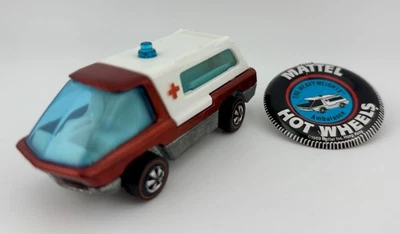 Hot Wheels ~ Redline Heavyweights 1970 ~ Ambulância ~ Vermelho com Int. Branco com botão - Imagem 1 de 4
