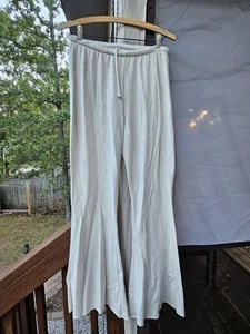 Leggings acampanados sin conexión Aerie pantalones deportivos gris beige salón cordón mediano - Imagen 1 de 7