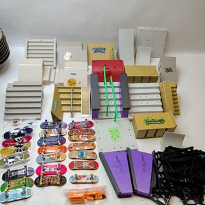 Riesiges Tech Deck & Spin Master Set Fingerboard Skateboards & Rampen Treppe 25 Decks - Bild 1 von 11