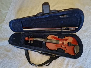 One Eighth size violin by Primavera with bow, case and chin rest - Picture 1 of 11